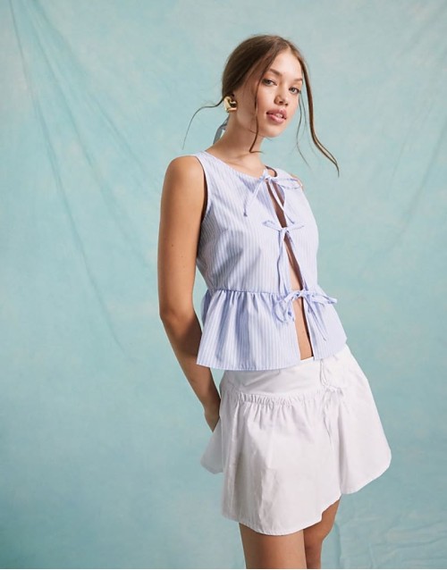 poplin tie front sveless top in blue stripe