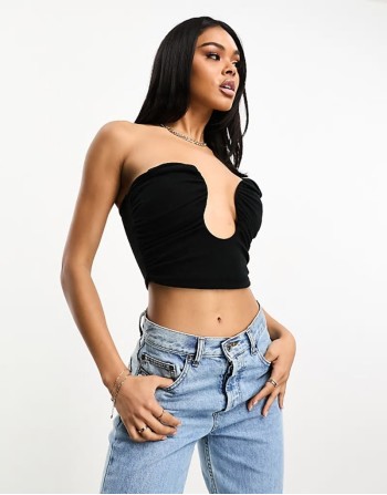 curved plunge trim crop top in black
