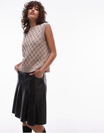 cable knit sweater vest in beige
