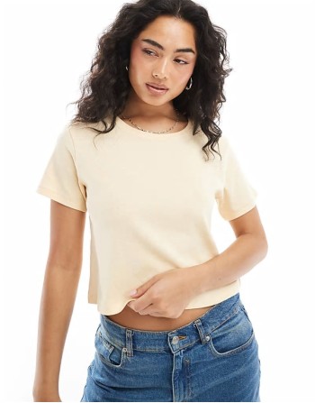 shrunken tee in butter yellow