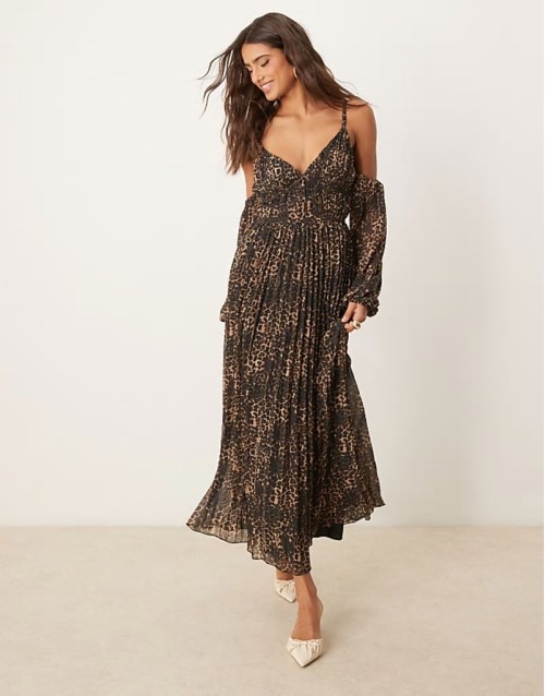 plunge  pleated midaxi dress in animal print