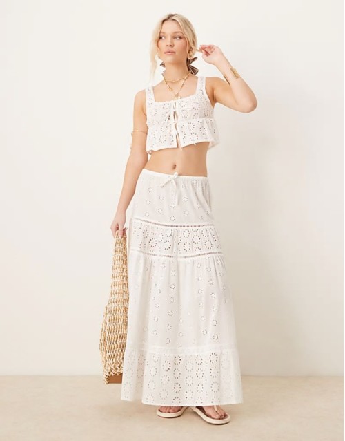 broderie beach co-ord in white