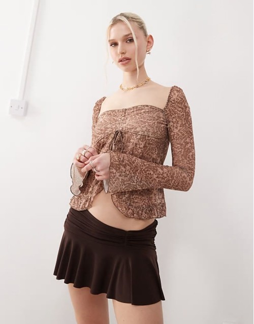 ratu paisley print ruffle front top in pink
